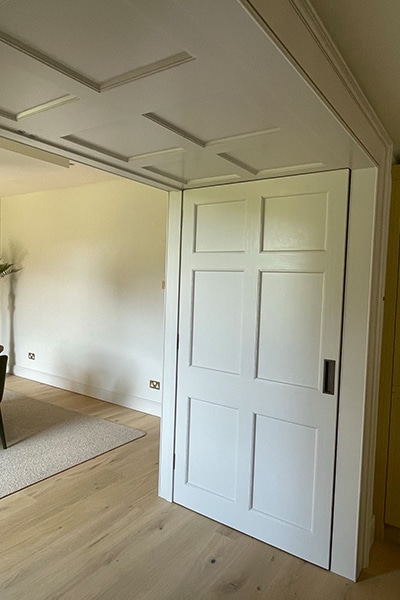 Bifold door panel layouts and folding direction
